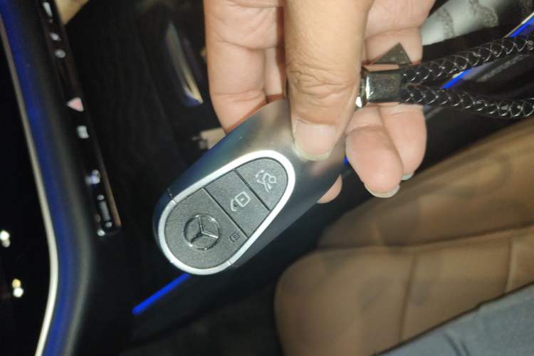 Used Mercedes-Benz E-Class 2024 E 300 L Fashion Sport Model Vehicle Key