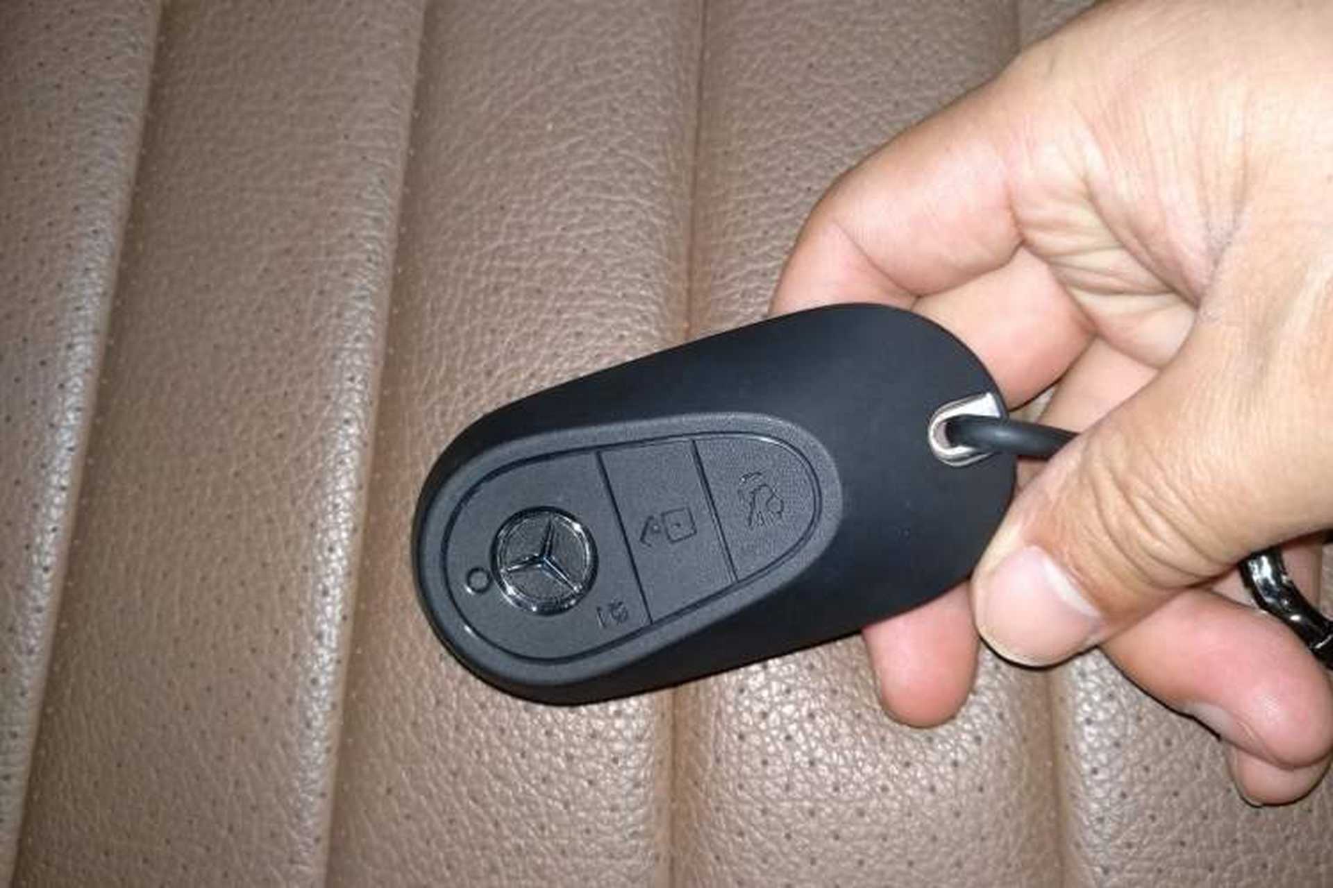 Used Mercedes-Benz E-Class 2024 Facelift E 300 L Luxury Edition Vehicle Key