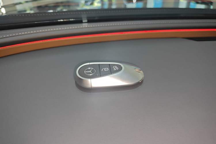 Used Mercedes-Benz E-Class 2024 Facelift E 300 L Luxury Edition Vehicle Key