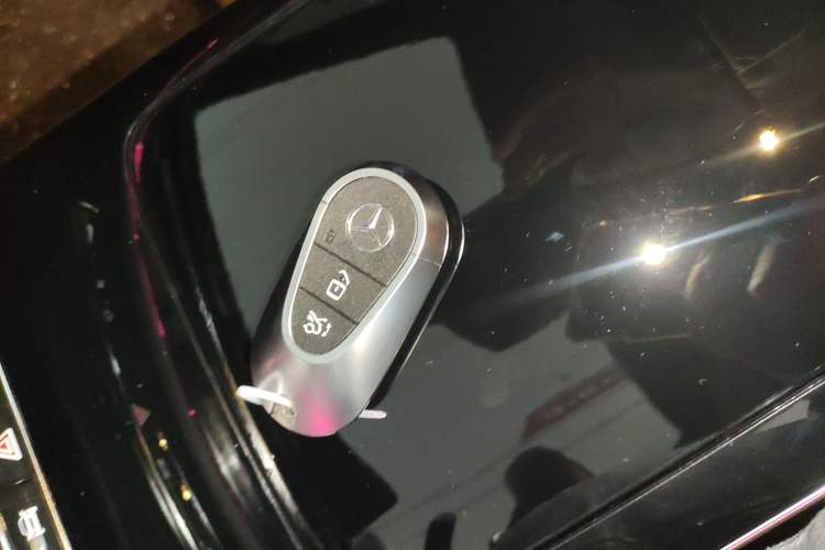 Used Mercedes-Benz E-Class 2024 E 260 L Vehicle Key