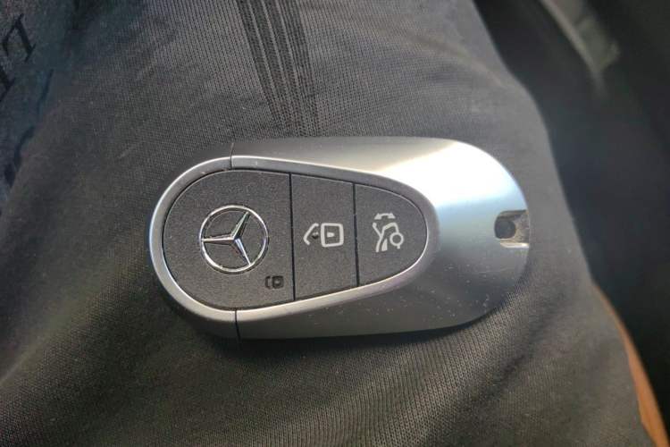 Used Mercedes-Benz E-Class 2024 Facelift E 260 L Vehicle Key