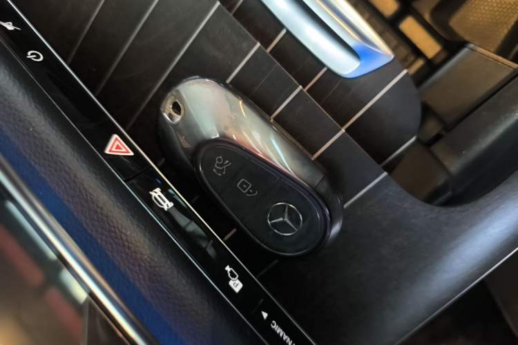 Used Mercedes-Benz E-Class 2024 Refresh E 300 L Stylish Edition Vehicle Key