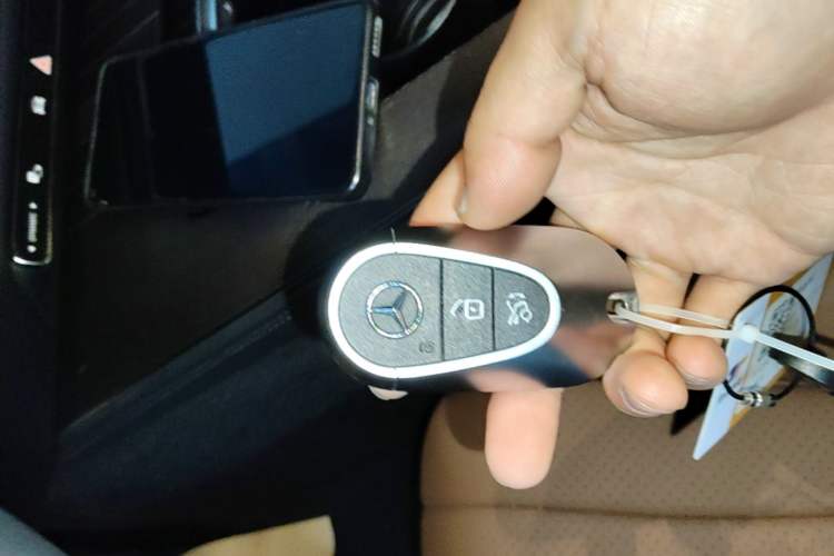 Used Mercedes-Benz E-Class 2024 Facelift E 300 L Luxury Edition Vehicle Key