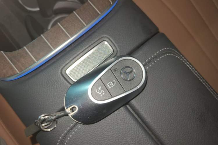 Used Mercedes-Benz E-Class 2024 Refresh E 300 L Stylish Edition Vehicle Key
