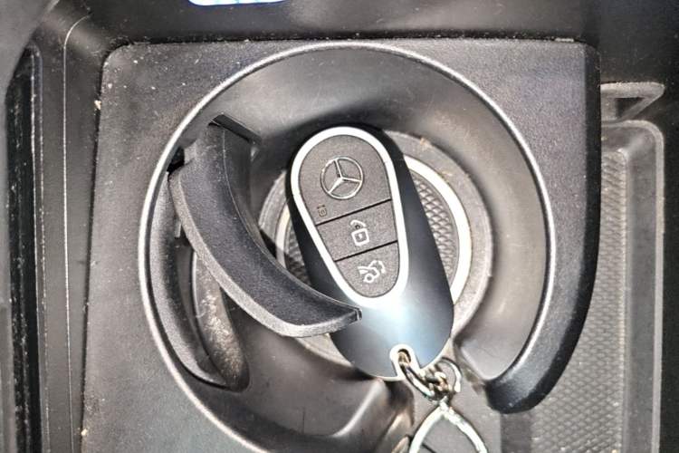 Used Mercedes-Benz E-Class 2024 Facelift E 300 L Luxury Edition Vehicle Key