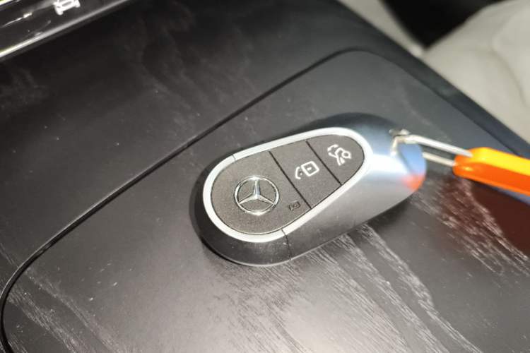 Used Mercedes-Benz E-Class 2024 E 300 L Fashion Sport Model Vehicle Key