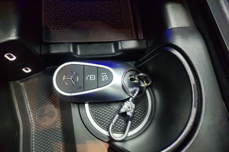 Used Mercedes-Benz E-Class 2024 Refresh E 300 L Stylish Edition Vehicle Key