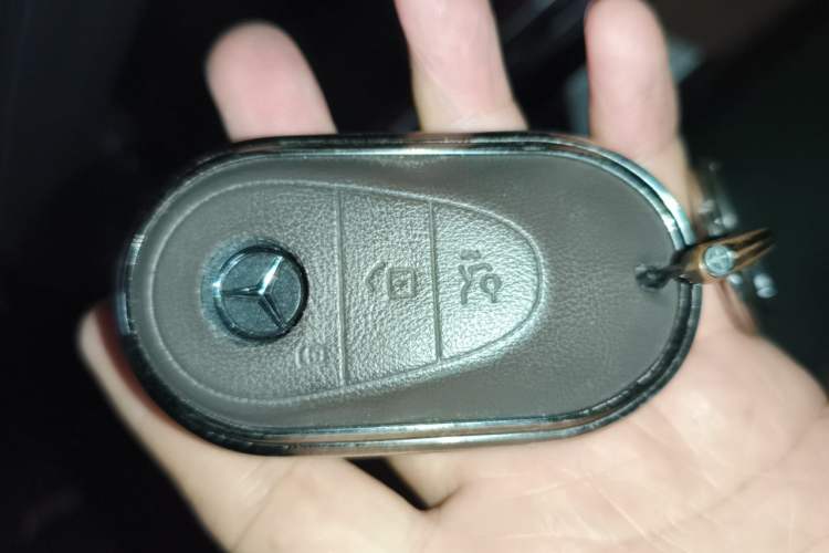 Used Mercedes-Benz E-Class 2024 Facelift E 300 L Luxury Edition Vehicle Key