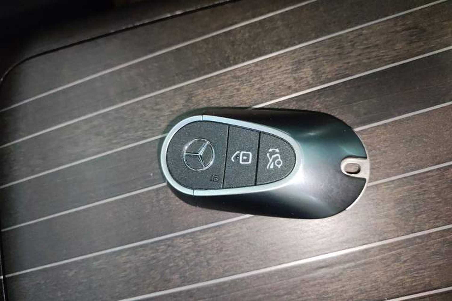 Used Mercedes-Benz E-Class 2024 Facelift E 300 L Luxury Edition Vehicle Key