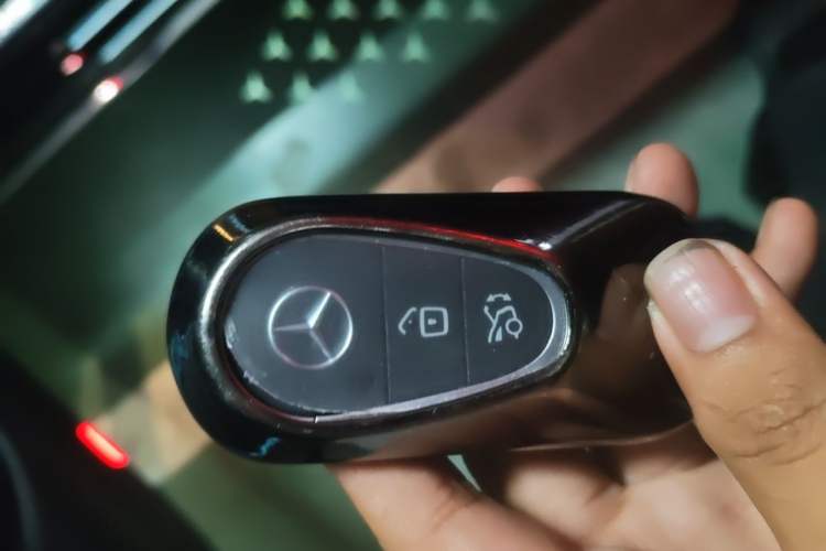 Used Mercedes-Benz E-Class 2024 Revised E 300 L Luxury Sports Edition Vehicle Key