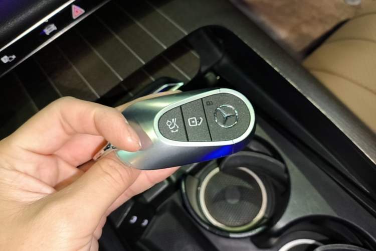 Used Mercedes-Benz E-Class 2024 Refresh E 300 L Stylish Edition Vehicle Key