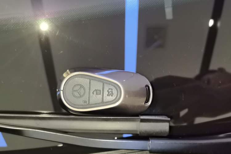 Used Mercedes-Benz E-Class 2024 Refresh E 300 L Stylish Edition Vehicle Key