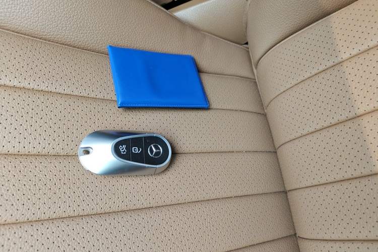 Used Mercedes-Benz E-Class 2024 Facelift E 300 L Luxury Edition Vehicle Key
