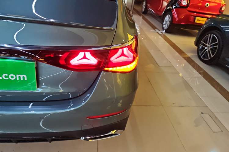 Used Mercedes-Benz E-Class 2024 E 300 Fashion Sport Edition Exterior 6