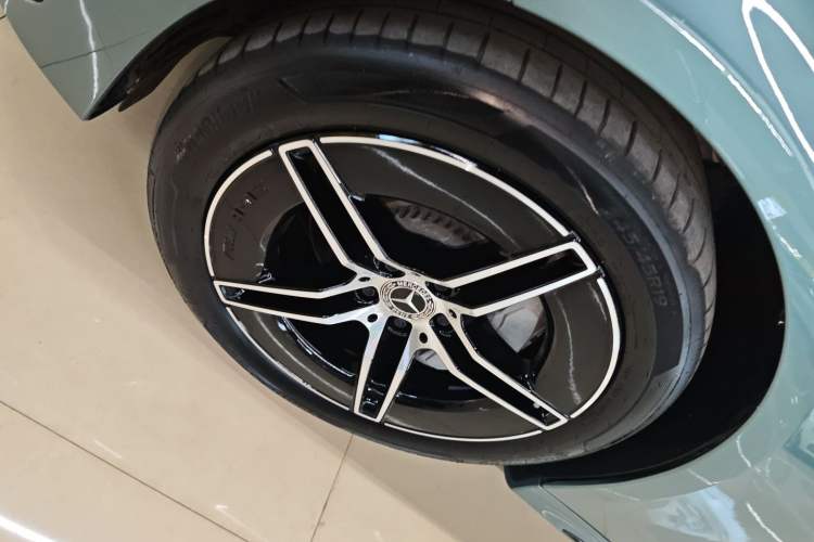 Used Mercedes-Benz E-Class 2024 E 300 Fashion Sport Edition Exterior 7