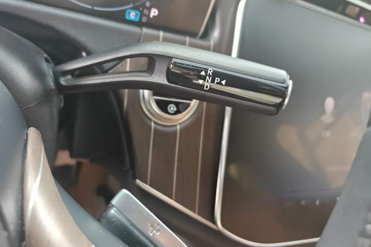Used Mercedes-Benz E-Class 2024 E 300 L Stylish Model Gear Lever