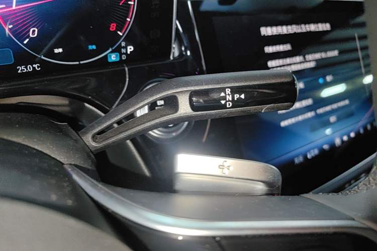 Used Mercedes-Benz E-Class 2024 E 300 L Exclusive Edition Gear Lever