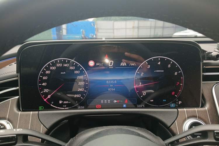 Used Mercedes-Benz E-Class 2024 E 300 L Stylish Model Instrument Cluster