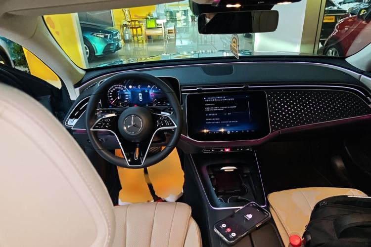 Used Mercedes-Benz E-Class 2024 E 300 Fashion Sport Edition Interior 2
