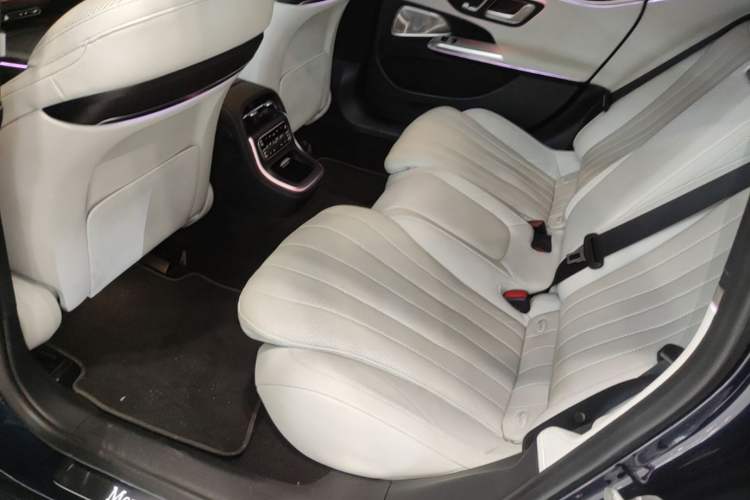 Used Mercedes-Benz E-Class 2024 E 300 L Luxury Model Left Rear Seat