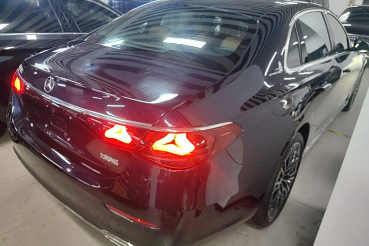 Used Mercedes-Benz E-Class 2024 E 300 L Exclusive Edition Rear Right 45 Deg