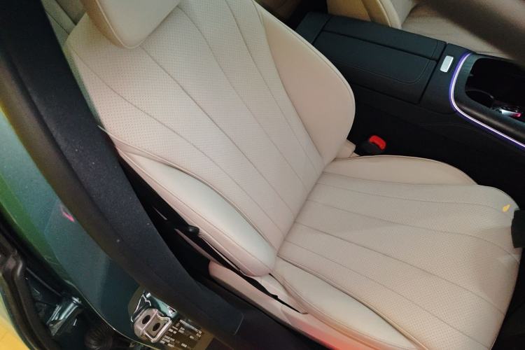 Used Mercedes-Benz E-Class 2024 E 300 Fashion Sport Edition Right Front Seat