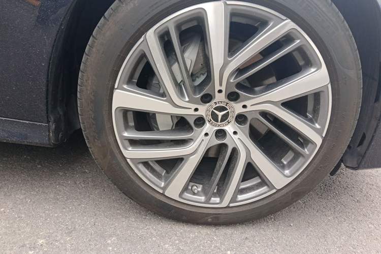 Used Mercedes-Benz E-Class 2024 E 300 L Stylish Model Right Front Wheel Hub