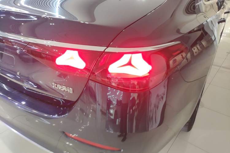 Used Mercedes-Benz E-Class 2024 E 300 L Luxury Model Right Rear Taillight
