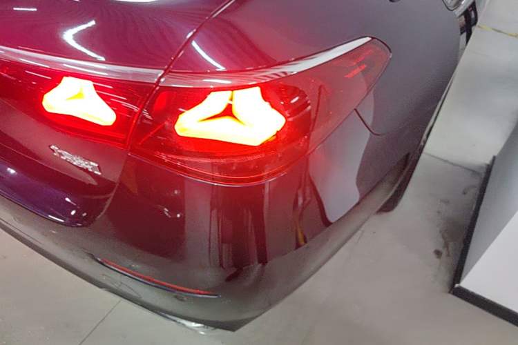 Used Mercedes-Benz E-Class 2024 E 300 L Exclusive Edition Right Rear Taillight