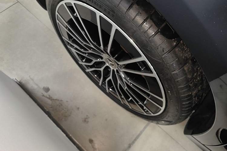 Used Mercedes-Benz E-Class 2024 E 300 L Exclusive Edition Right Rear Wheel Hub