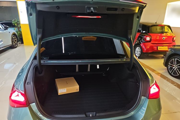 Used Mercedes-Benz E-Class 2024 E 300 Fashion Sport Edition Trunk