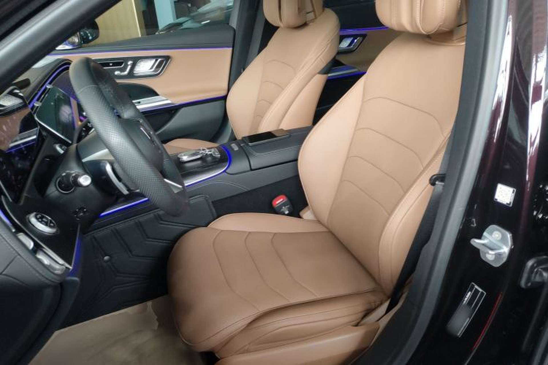 Used Mercedes-Benz E-Class 2024 E 300 L Fashion Sport Model Left Front Seat