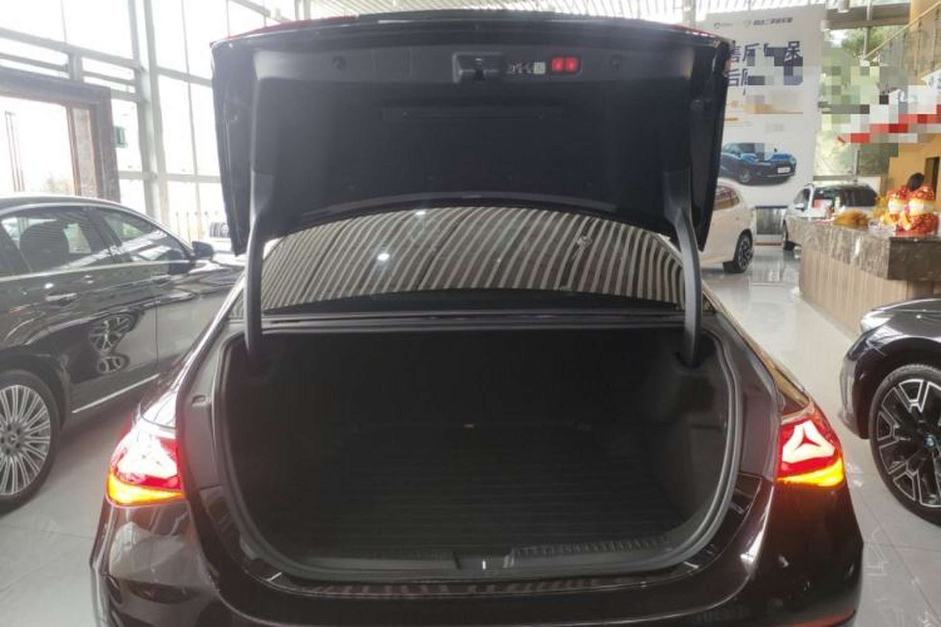 Used Mercedes-Benz E-Class 2024 E 300 L Fashion Sport Model Trunk