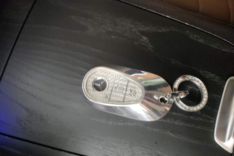 Used Mercedes-Benz E-Class 2024 E 300 L Fashion Sport Model Vehicle Key