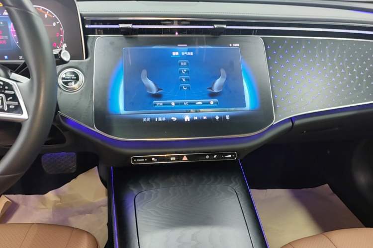 Used Mercedes-Benz E-Class 2024 E 300 Fashion Sport Edition Audio And AC Panel