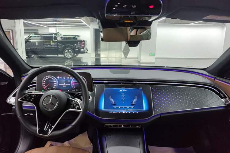 Used Mercedes-Benz E-Class 2024 E 300 Fashion Sport Edition Center Console