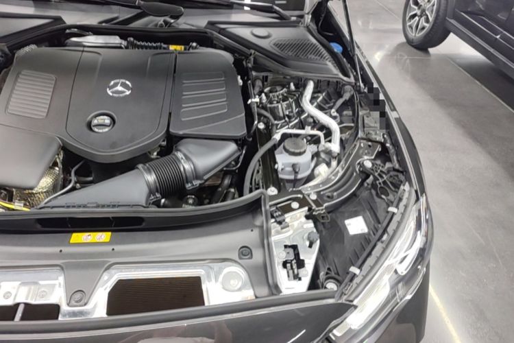 Used Mercedes-Benz E-Class 2024 E 300 Fashion Sport Edition Engine Bay Left