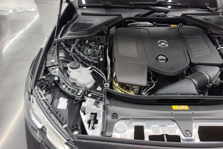Used Mercedes-Benz E-Class 2024 E 300 Fashion Sport Edition Engine Bay Right