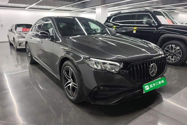 Used Mercedes-Benz E-Class 2024 E 300 Fashion Sport Edition Front Right 45 Deg