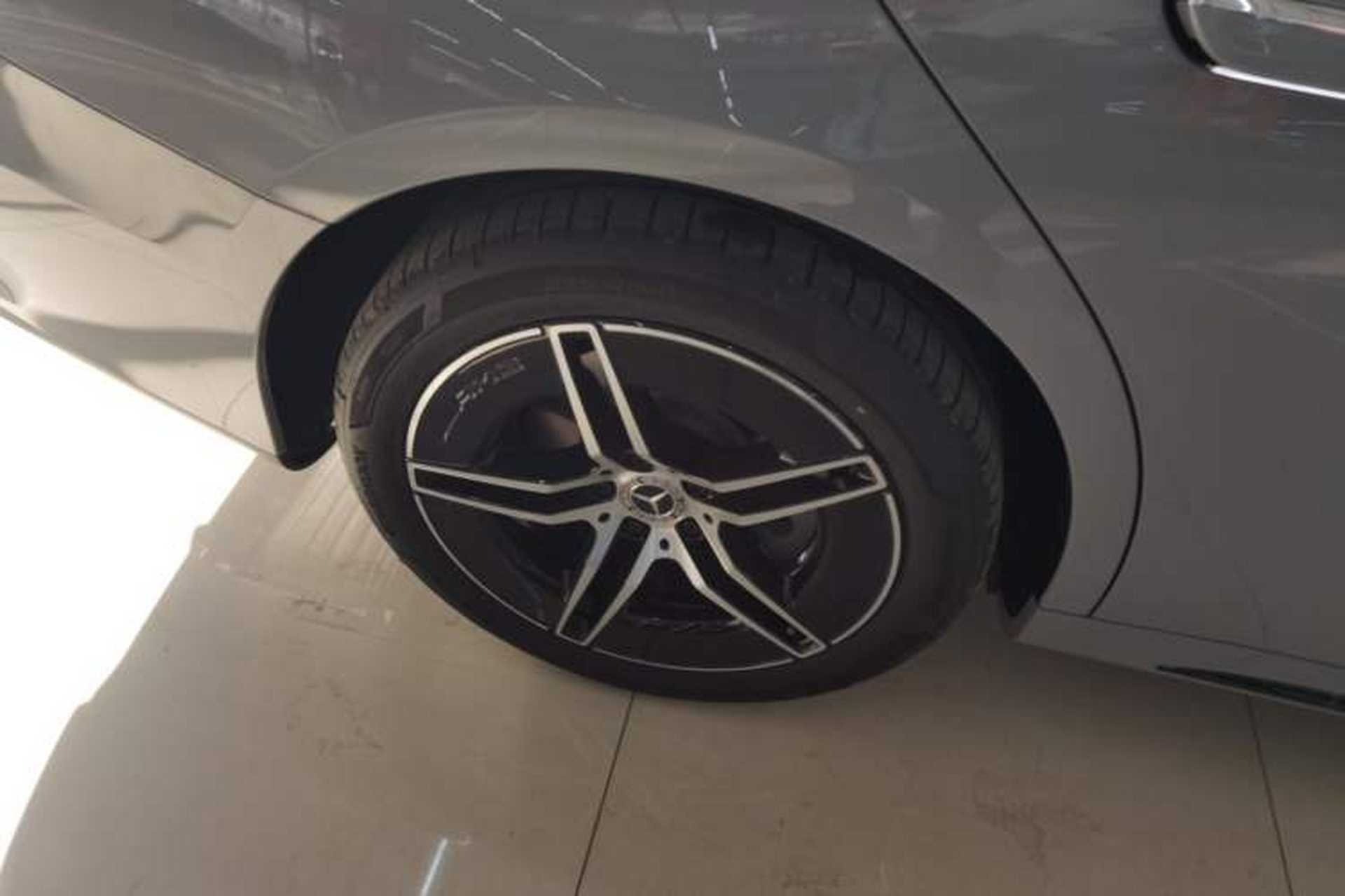 Used Mercedes-Benz E-Class 2024 E 300 Fashion Sport Edition Right Rear Wheel Hub