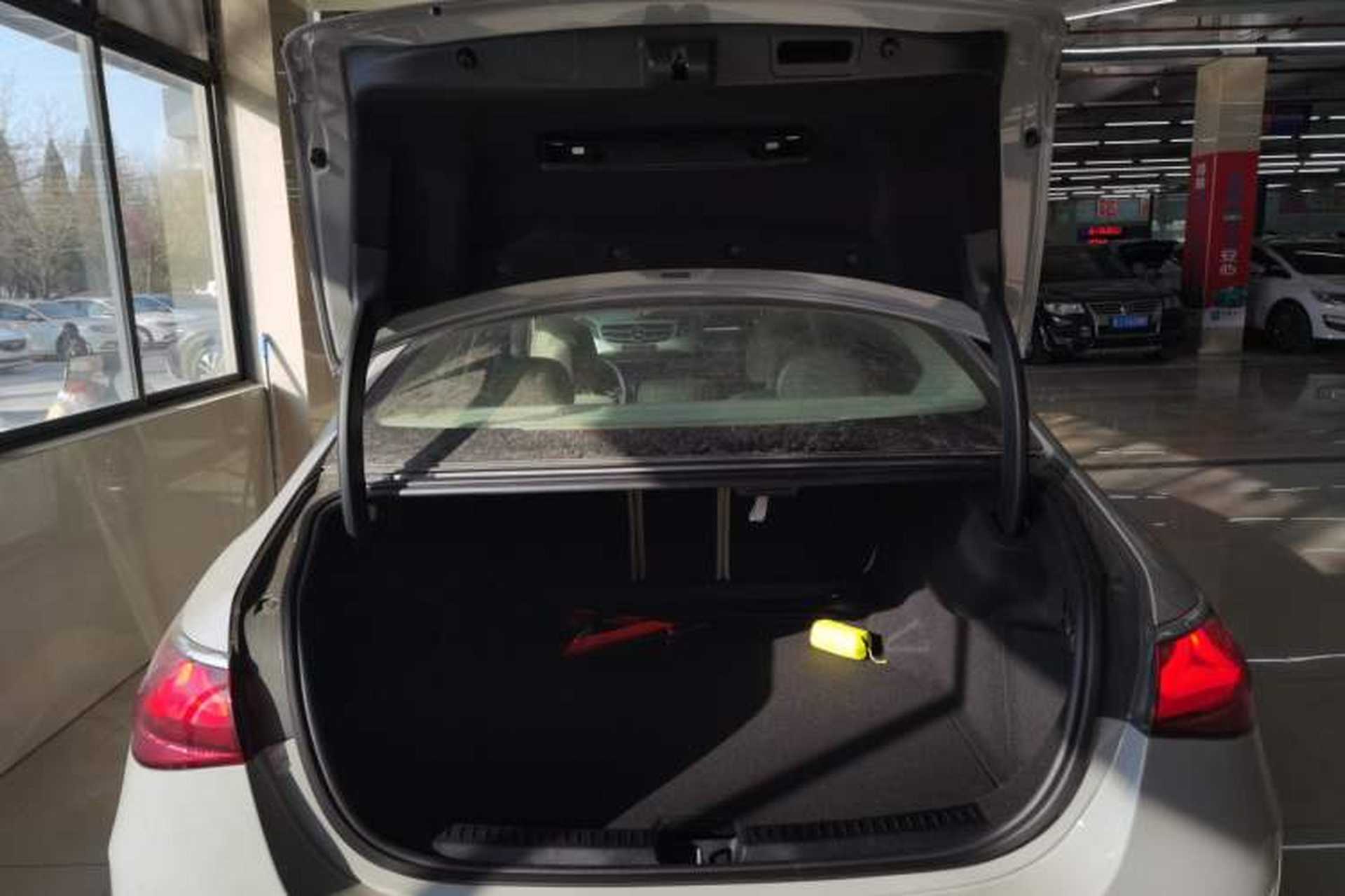 Used Mercedes-Benz E-Class 2024 E 300 Fashion Sport Edition Trunk