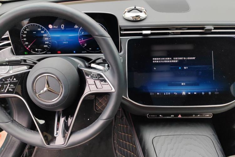 Used Mercedes-Benz E-Class 2024 E 260 Sport Edition Center Console