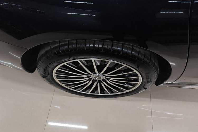 Used Mercedes-Benz E-Class 2024 E 300 L Stylish Model Exterior 5