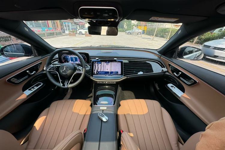 Used Mercedes-Benz E-Class 2024 E 260 L Interior 1