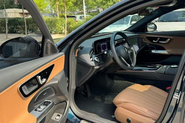 Used Mercedes-Benz E-Class 2024 E 260 L Interior 2