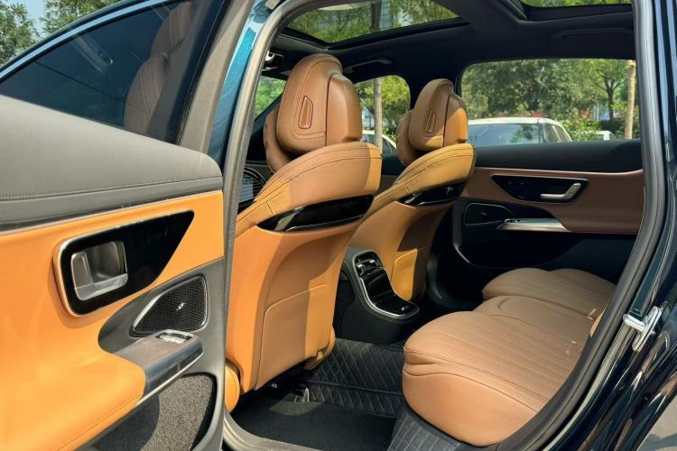 Used Mercedes-Benz E-Class 2024 E 260 L Interior 3