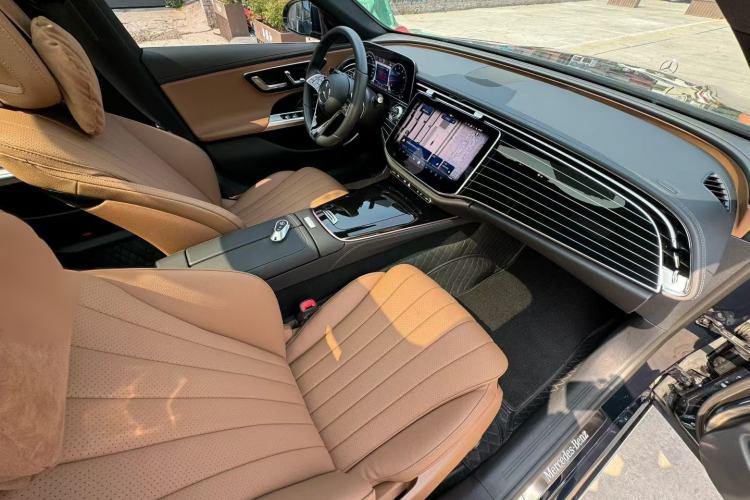 Used Mercedes-Benz E-Class 2024 E 260 L Interior 4