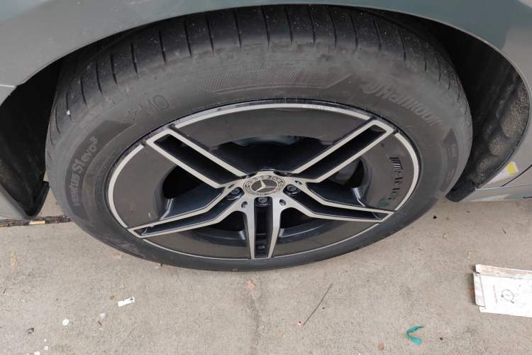 Used Mercedes-Benz E-Class 2024 E 260 Sport Edition Right Rear Wheel Hub