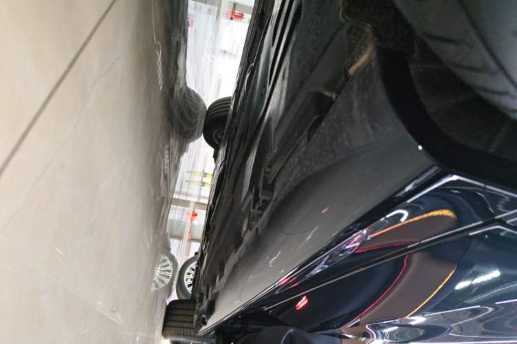 Used Mercedes-Benz E-Class 2024 E 260 L 4MATIC Right Side Sill