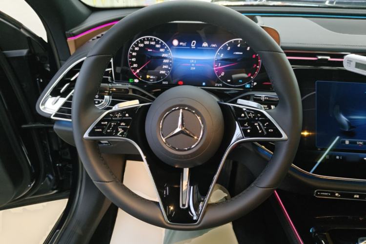 Used Mercedes-Benz E-Class 2024 E 260 L 4MATIC Steering Wheel